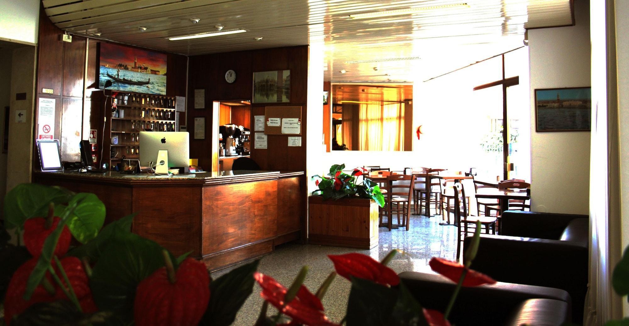 Hotel Colombo Marghera Exterior photo